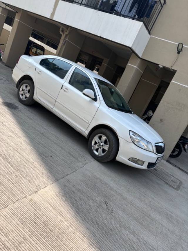 https://images10.gaadi.com/usedgaadi-sellcar/UsedCar/7b74f09e-f3ee-4903-a210-5a6248698d02/b7cc8e15-6042-4f3c-8e20-a49da2bf6414.jpeg?imwidth=6402