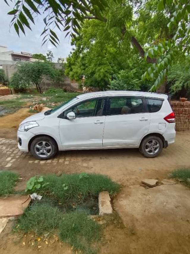 https://images10.gaadi.com/usedgaadi-sellcar/UsedCar/7b7c02c7-024e-41e0-a8a4-26075509ef68/bbc0a531-4c7a-4d75-a20d-ffbcc3f69055.jpg?imwidth=6401