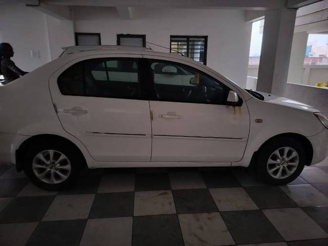 https://images10.gaadi.com/usedgaadi-sellcar/UsedCar/7b83bebd-52a7-44fe-ae63-29dc12d32a84/d1b8a418-a9dd-4b9a-aa35-24434e5b7d02.jpg?imwidth=6401