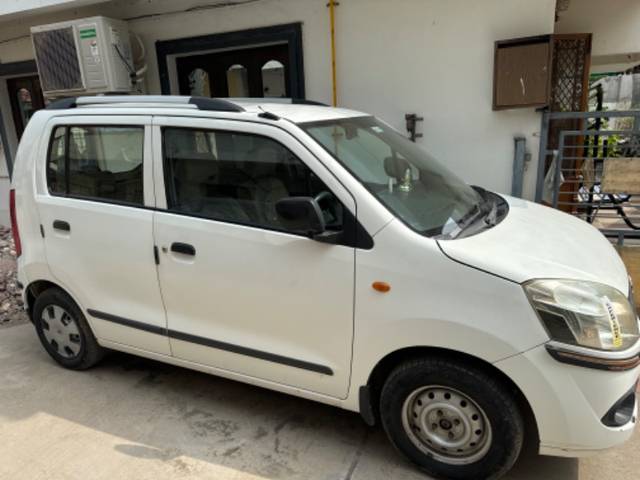 https://images10.gaadi.com/usedgaadi-sellcar/UsedCar/7b954401-98ca-4b4b-aaf0-ed63fe200413/08e6b141-56a8-4fe9-a7ae-f264fc99b939.jpg?imwidth=6400