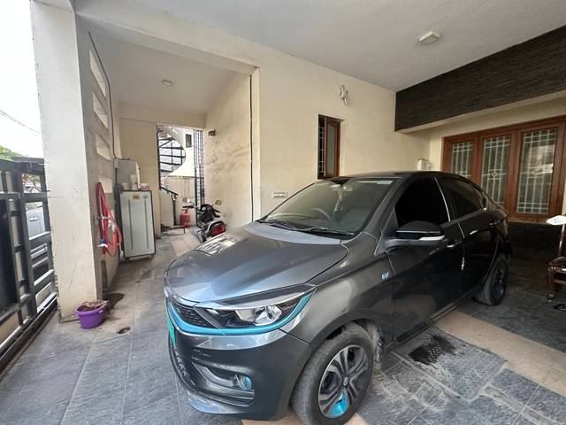 https://images10.gaadi.com/usedgaadi-sellcar/UsedCar/7b9e41db-8d72-429f-80aa-ee0ae3f61590/1f7628e6-70bd-45b9-82bf-2b1120a6fcfa.jpeg?imwidth=6402