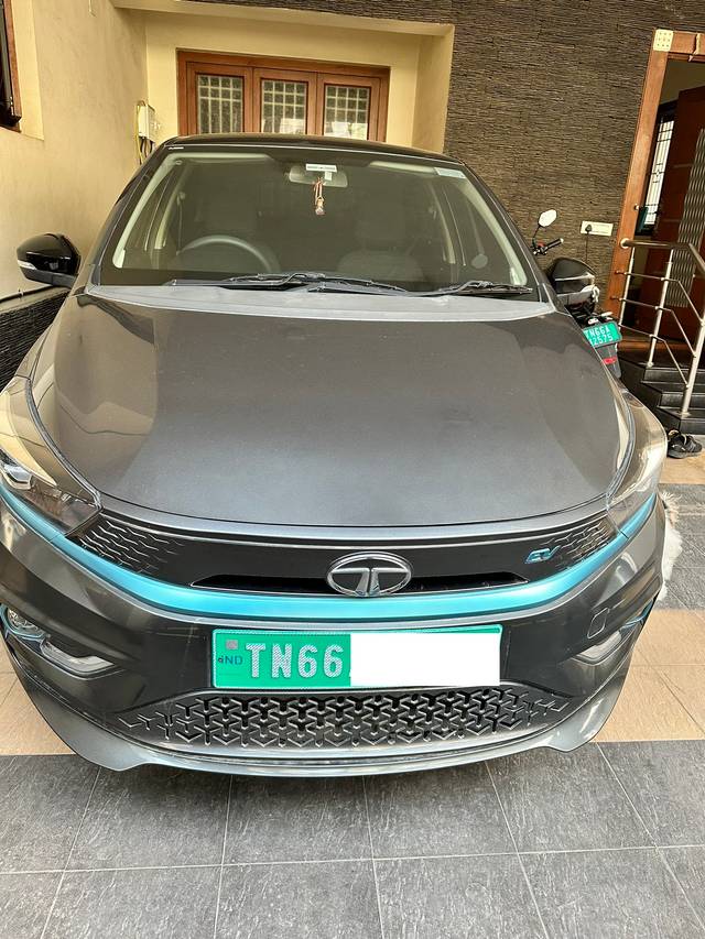 https://images10.gaadi.com/usedgaadi-sellcar/UsedCar/7b9e41db-8d72-429f-80aa-ee0ae3f61590/92091977-f880-4162-9a33-56dc41892cab.jpeg?imwidth=6400