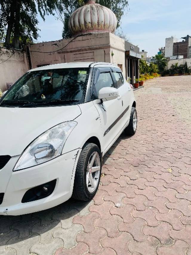 https://images10.gaadi.com/usedgaadi-sellcar/UsedCar/7baec856-a143-42a9-8eb5-d7f3bfa6c3e7/3dffd94b-4ecc-4d00-8f98-b2b9fc0ffa9c.jpg?imwidth=6400