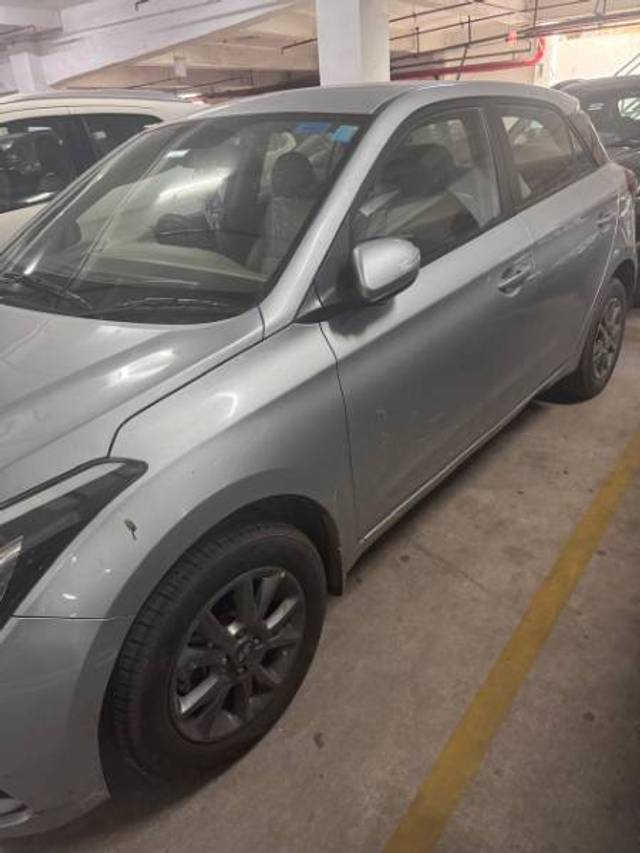 https://images10.gaadi.com/usedgaadi-sellcar/UsedCar/7bc52e1b-2820-4b1c-ac78-42acaa25bc1c/256f0d54-d897-426d-ae20-dd8018ad07c4.jpeg?imwidth=6401