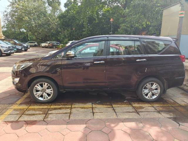 https://images10.gaadi.com/usedgaadi-sellcar/UsedCar/7bf8d07f-0c29-4ed9-9053-1e059ac492a7/39c53e3e-837b-4220-975a-9fbc9fe9628f.jpg?imwidth=6402