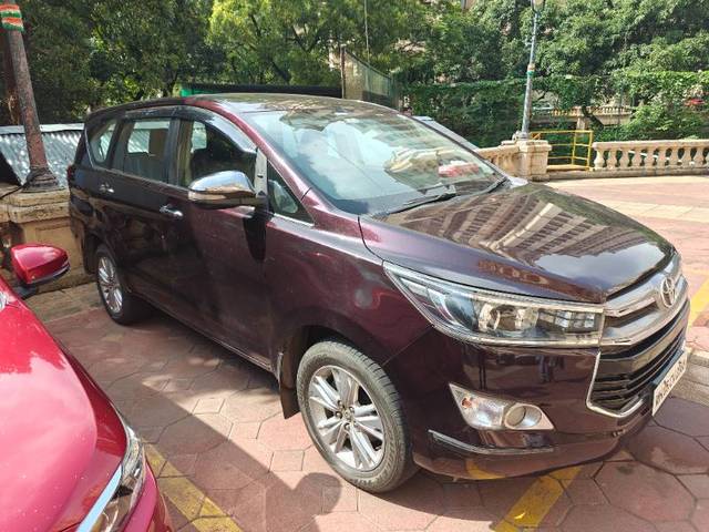 https://images10.gaadi.com/usedgaadi-sellcar/UsedCar/7bf8d07f-0c29-4ed9-9053-1e059ac492a7/7eecc592-bbf1-428d-ac43-363acd1b37ed.jpg?imwidth=6400