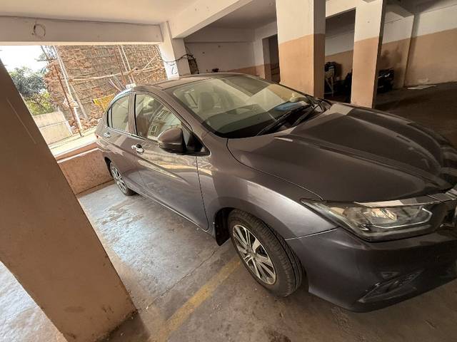 https://images10.gaadi.com/usedgaadi-sellcar/UsedCar/7c2924bf-8660-48f8-b76f-2491292e0ba0/bfc5f432-80ce-4098-83fd-72a9c5bede23.jpeg?imwidth=6400