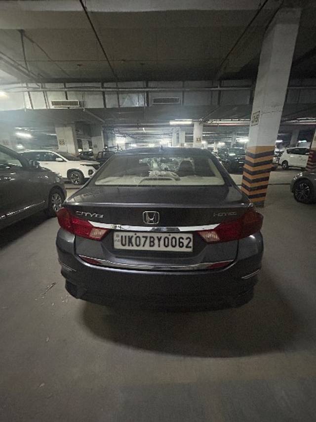 https://images10.gaadi.com/usedgaadi-sellcar/UsedCar/7c8a1abb-01ee-489c-af9c-9fc82995d9b1/675ced9d-df0e-4788-80ac-174329881b80.jpeg?imwidth=6400