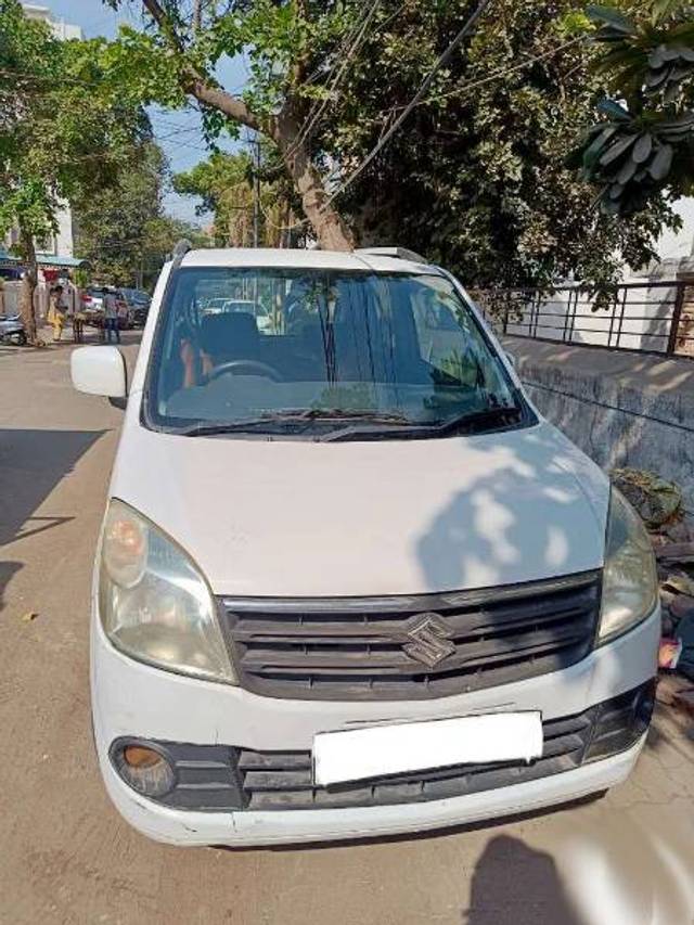 https://images10.gaadi.com/usedgaadi-sellcar/UsedCar/7cffe04d-c76d-4a38-a65b-c605951c940f/47f7e9af-1285-4bf0-bb02-8b6eba3dd486.jpg?imwidth=6400