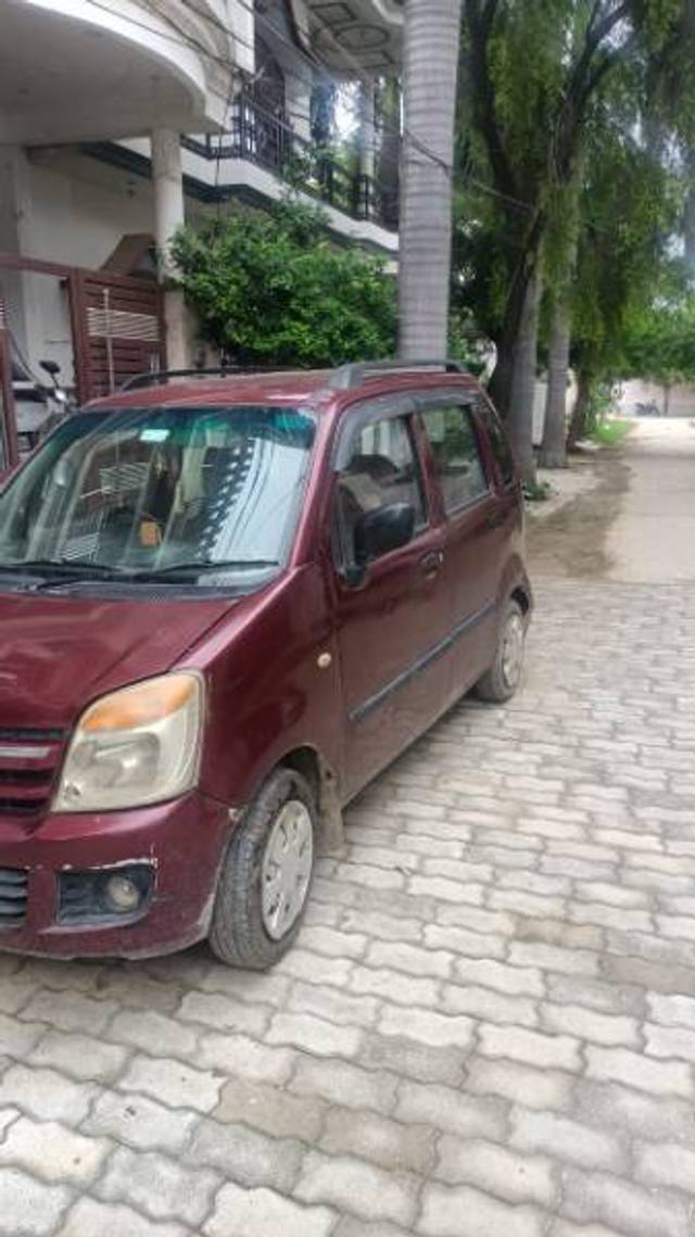 https://images10.gaadi.com/usedgaadi-sellcar/UsedCar/7d0d36b0-1710-4be5-9291-fb214865fc97/62176627-2e15-42d6-b472-2b78b809078a.jpg?imwidth=6402