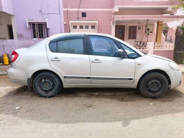 https://images10.gaadi.com/usedgaadi-sellcar/UsedCar/7d57bc0d-b480-42cd-b5de-cdc0d9f8e23c/e19fc7b4-1001-4078-9ed8-1c494b5a1b14.jpg?imwidth=6401