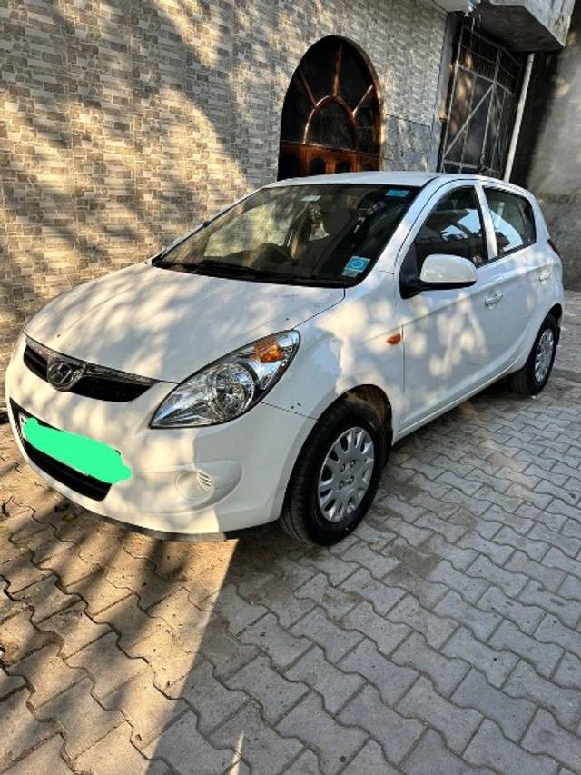 https://images10.gaadi.com/usedgaadi-sellcar/UsedCar/7d67af07-bd0a-4bfe-a4c6-7457104d0ac0/fbd27f33-3485-4e6a-a5ea-b605306d7177.jpeg?imwidth=6402