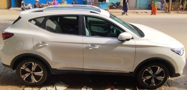 https://images10.gaadi.com/usedgaadi-sellcar/UsedCar/7dbfb9b6-35ba-47e8-898c-fbb5990b22b3/77d0f6b0-8426-4c65-a50b-b4873bbeb2c7.jpeg?imwidth=6401