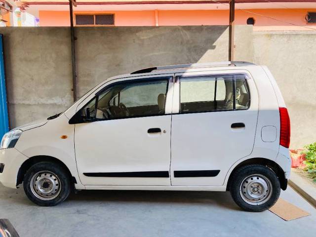 https://images10.gaadi.com/usedgaadi-sellcar/UsedCar/7df6075b-36ec-49b7-a71a-4e0d9c4a3784/bda74e11-75af-4e27-90f2-4d0175c42552.jpg?imwidth=6402