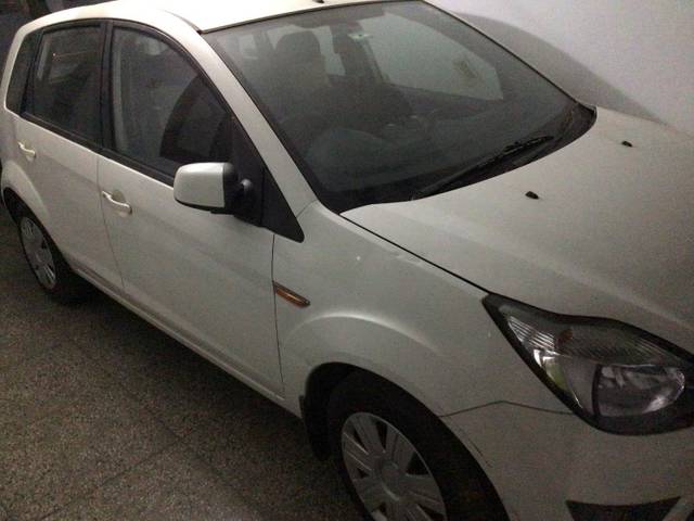 https://images10.gaadi.com/usedgaadi-sellcar/UsedCar/7e11847c-5441-4166-b3d6-c5c8d43da421/2b05d25e-4ce3-40cb-b809-933fa48fe238.jpg?imwidth=6400