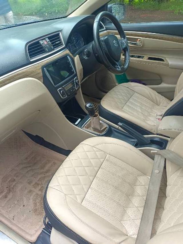 https://images10.gaadi.com/usedgaadi-sellcar/UsedCar/7e24828b-b095-4110-919e-587d750b5e9d/93526d3f-6a25-4755-8a1c-4ae03f517f1f.jpg?imwidth=6401