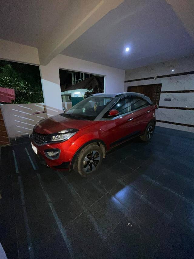 https://images10.gaadi.com/usedgaadi-sellcar/UsedCar/7ea19d71-16c4-405a-b704-d803aea991b8/b3498d65-ffba-400a-bcfe-6c0ee300f0d3.jpg?imwidth=6402