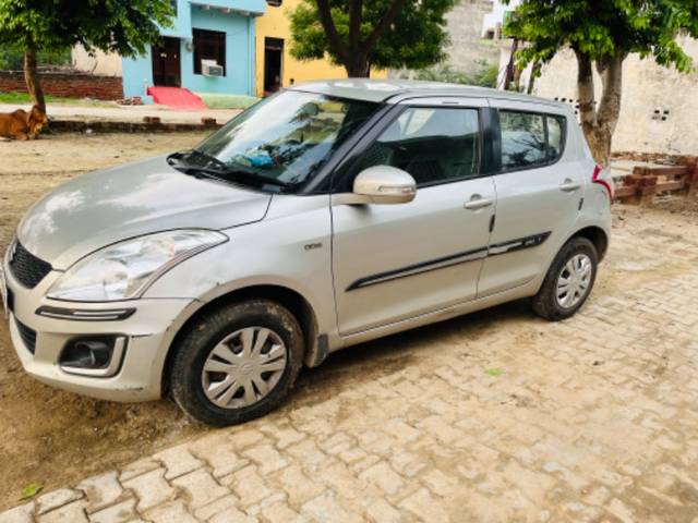 https://images10.gaadi.com/usedgaadi-sellcar/UsedCar/7ec0dc04-2104-48a8-8ea9-4f52660ef809/e6f30b12-f8bd-481c-8af0-33de85774fc0.jpg?imwidth=6400