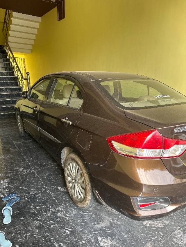 https://images10.gaadi.com/usedgaadi-sellcar/UsedCar/7f6ff518-565d-4374-a0d3-38ed8c1d66d1/e7e72f8e-41a4-4b68-aaed-aa4ff4b82be8.jpg?imwidth=6401