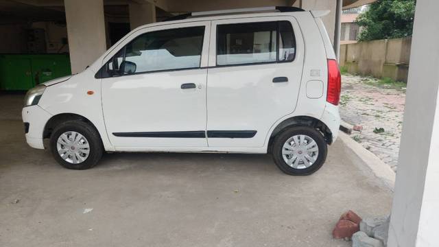 https://images10.gaadi.com/usedgaadi-sellcar/UsedCar/7fc90456-381b-4c05-af02-7dcef8919cbc/397952d2-847a-4b82-a67c-5957b01583f7.jpeg?imwidth=6400