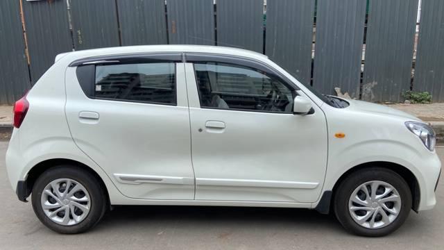 https://images10.gaadi.com/usedgaadi-sellcar/UsedCar/7ffdd208-a5ad-45af-b908-23f41b69793c/b64b5690-5f19-4b15-b0c1-0a73e6a6d88d.jpeg?imwidth=6401
