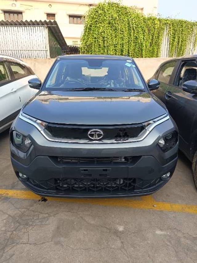 https://images10.gaadi.com/usedgaadi-sellcar/UsedCar/800ab6d7-6957-4e1e-a59b-f8702d63a93a/5d368160-6a65-4584-9fb0-51430683ee92.jpg?imwidth=6401