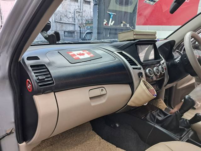 https://images10.gaadi.com/usedgaadi-sellcar/UsedCar/80473a9a-6a0e-4c2e-aff9-3aa9941fecde/d59761f3-0f1a-4b27-8f85-14f16c2e3954.jpg?imwidth=6401