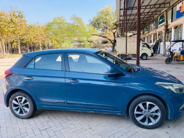 https://images10.gaadi.com/usedgaadi-sellcar/UsedCar/80b7013c-ec69-4b2f-b000-0fda34910f02/1316640e-0a67-42f4-9af5-5558b6f3d4c9.jpg?imwidth=6401