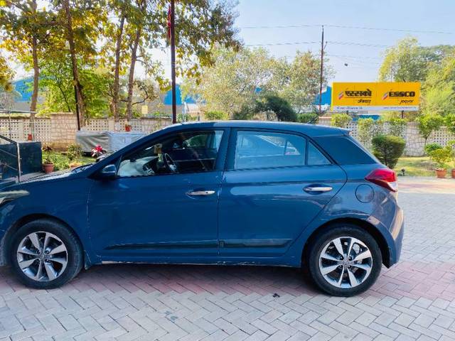 https://images10.gaadi.com/usedgaadi-sellcar/UsedCar/80b7013c-ec69-4b2f-b000-0fda34910f02/67673953-26a4-4099-9042-194422914bfb.jpg?imwidth=6402