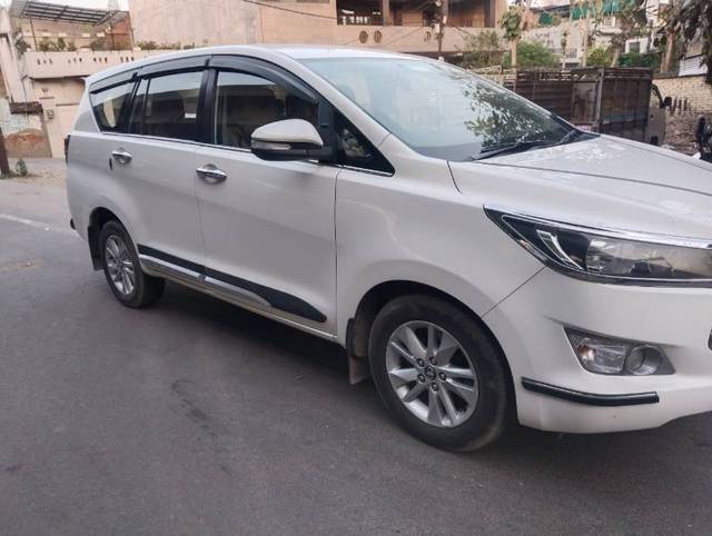 https://images10.gaadi.com/usedgaadi-sellcar/UsedCar/80cbccbd-e031-47e6-af61-8b1cff20c94e/01084d15-df81-4661-b32b-c965c8a93e0d.jpg?imwidth=6400