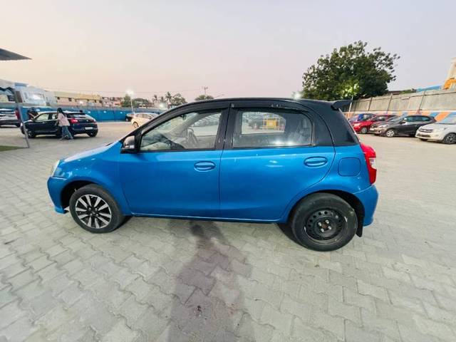 https://images10.gaadi.com/usedgaadi-sellcar/UsedCar/80f6e617-dec4-436d-844b-556b274d80d1/1b686b12-7411-48c7-8ef1-28669515f8fa.jpg?imwidth=6402