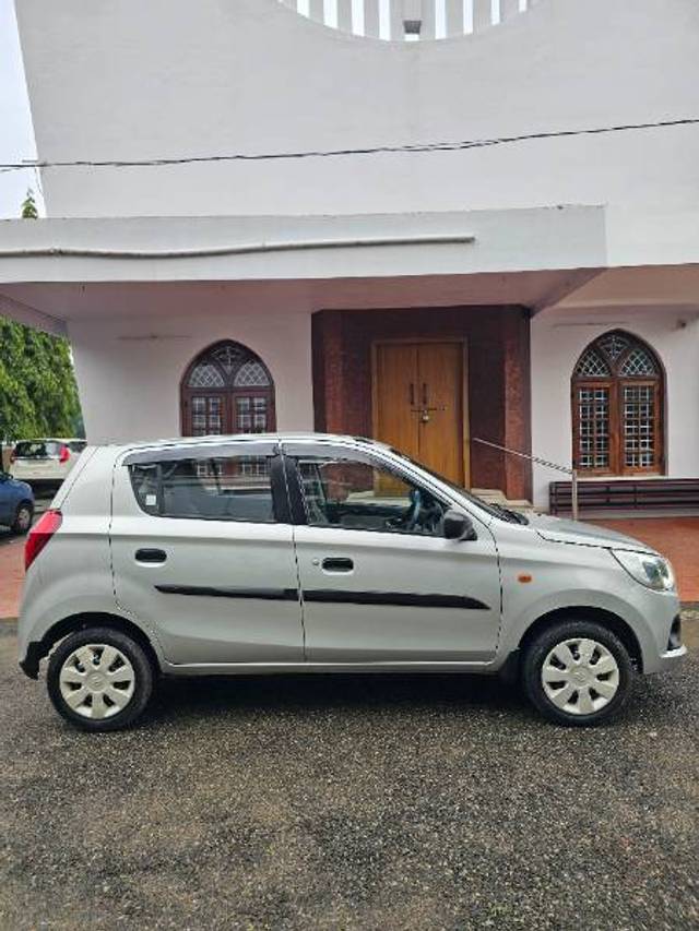 https://images10.gaadi.com/usedgaadi-sellcar/UsedCar/80fe89c6-d424-4001-be07-87557b6eca8c/7356bdc2-21fc-42a2-949a-d4405df89b7c.jpg?imwidth=6401