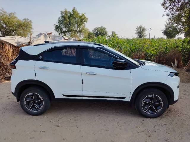 https://images10.gaadi.com/usedgaadi-sellcar/UsedCar/80ff73a7-1aa3-43ad-9179-8041ab97146c/80321ded-f25f-4903-98fc-2b457040f1ba.jpg?imwidth=6400