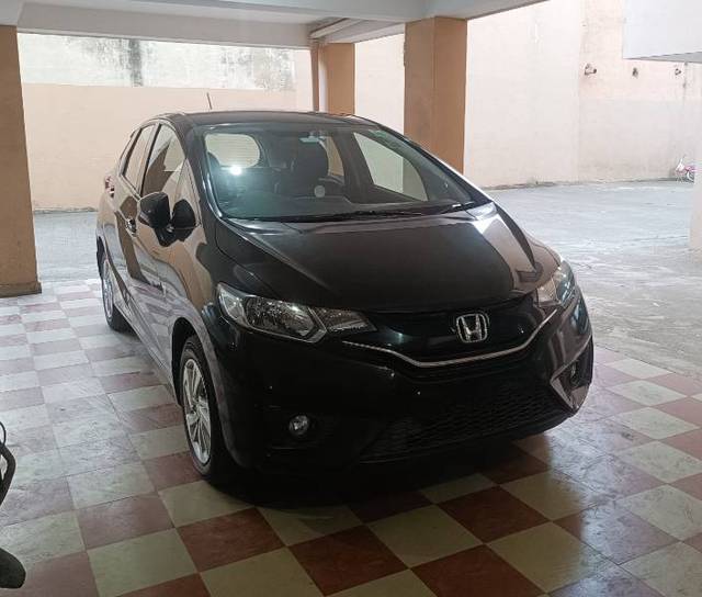 https://images10.gaadi.com/usedgaadi-sellcar/UsedCar/811ea2b7-b5e5-4a26-82b4-600af990d9bf/a4603046-9d4d-42b7-9dd6-91fc5aecfc32.jpg?imwidth=6400