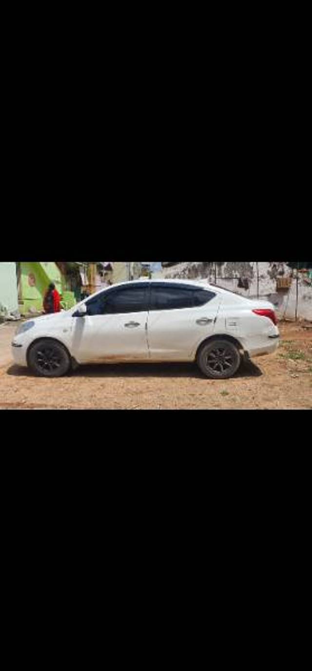 https://images10.gaadi.com/usedgaadi-sellcar/UsedCar/81299516-3ce3-49b2-91cc-27f44957fad8/9ffe33d6-33de-499d-9a2a-cf47e4d459ef.jpg?imwidth=6400