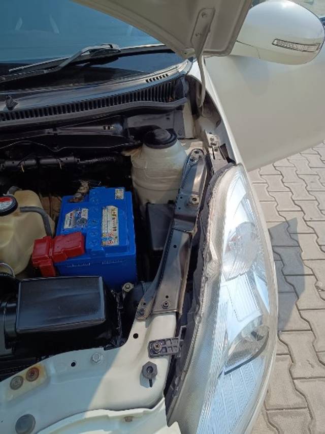 https://images10.gaadi.com/usedgaadi-sellcar/UsedCar/813faba1-3da8-4285-9e20-c7889944a081/dde5f49c-9d2b-4a88-887c-b6c6a715d755.jpeg?imwidth=6402
