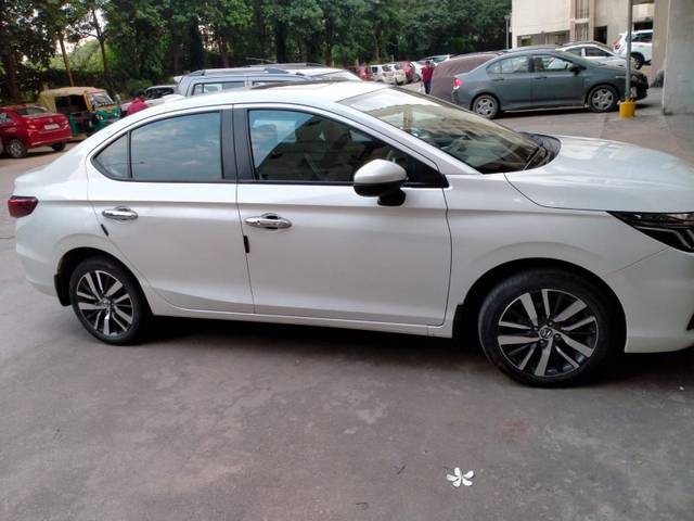 https://images10.gaadi.com/usedgaadi-sellcar/UsedCar/8143936b-c322-47a7-a708-b8c6a57759fc/0ed93041-958b-4bed-8f6e-cf9a55425a45.jpeg?imwidth=6401