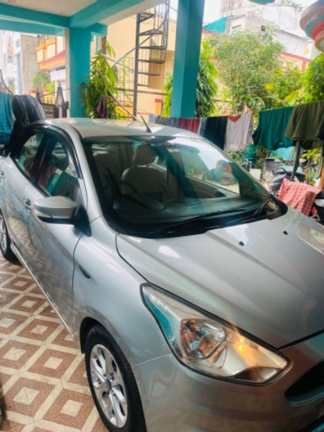 https://images10.gaadi.com/usedgaadi-sellcar/UsedCar/814fdcc2-1599-4f43-9da4-4aa6bde8ab10/4e66f62c-a83a-4f45-ab74-c6761c47592f.jpg?imwidth=6402