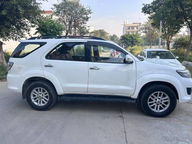 https://images10.gaadi.com/usedgaadi-sellcar/UsedCar/816716d3-1192-4003-b350-db33579c3a13/97f26e77-48a1-42ce-b763-81a3b2b71f1a.jpeg?imwidth=6401