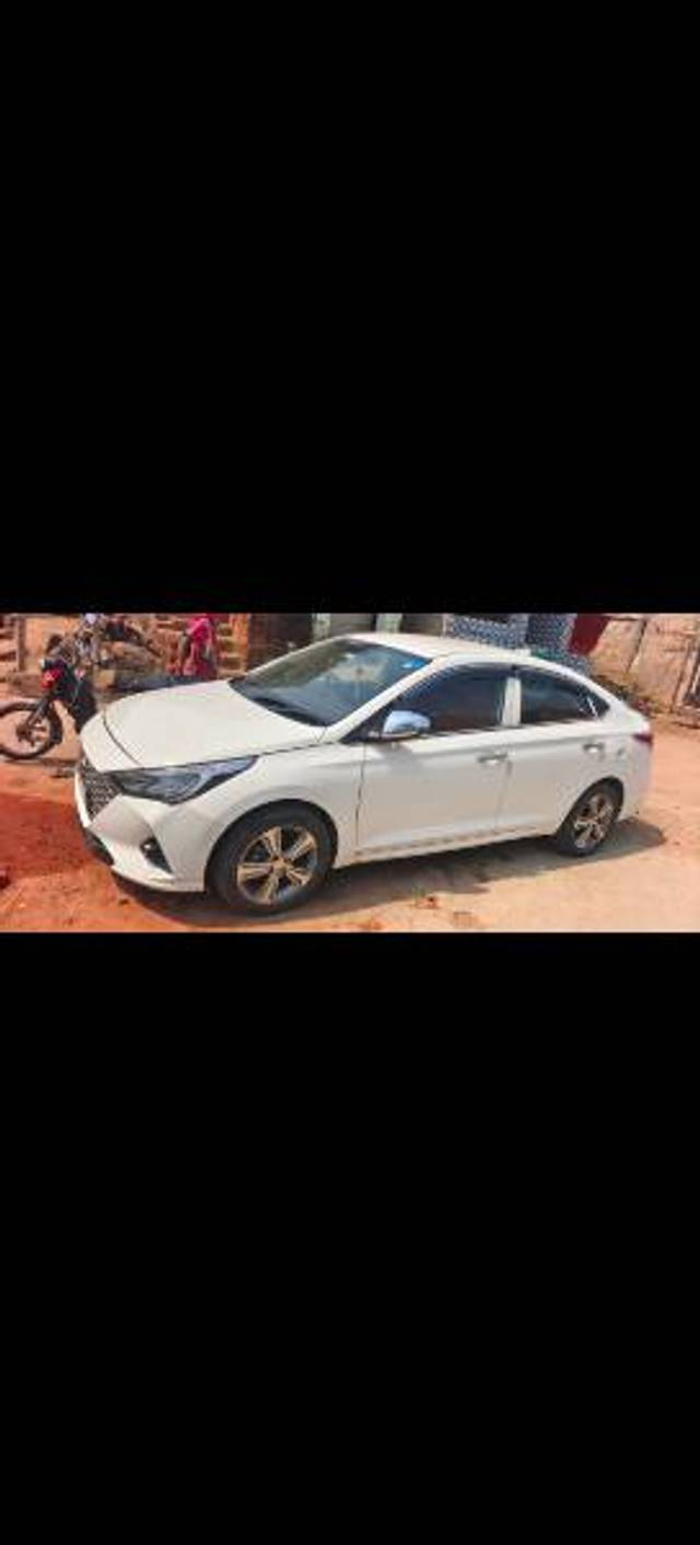 https://images10.gaadi.com/usedgaadi-sellcar/UsedCar/8172151c-c862-4099-9587-3079cf8eb479/f5fa5691-0935-4f8c-a70f-1399850d6286.jpg?imwidth=6402