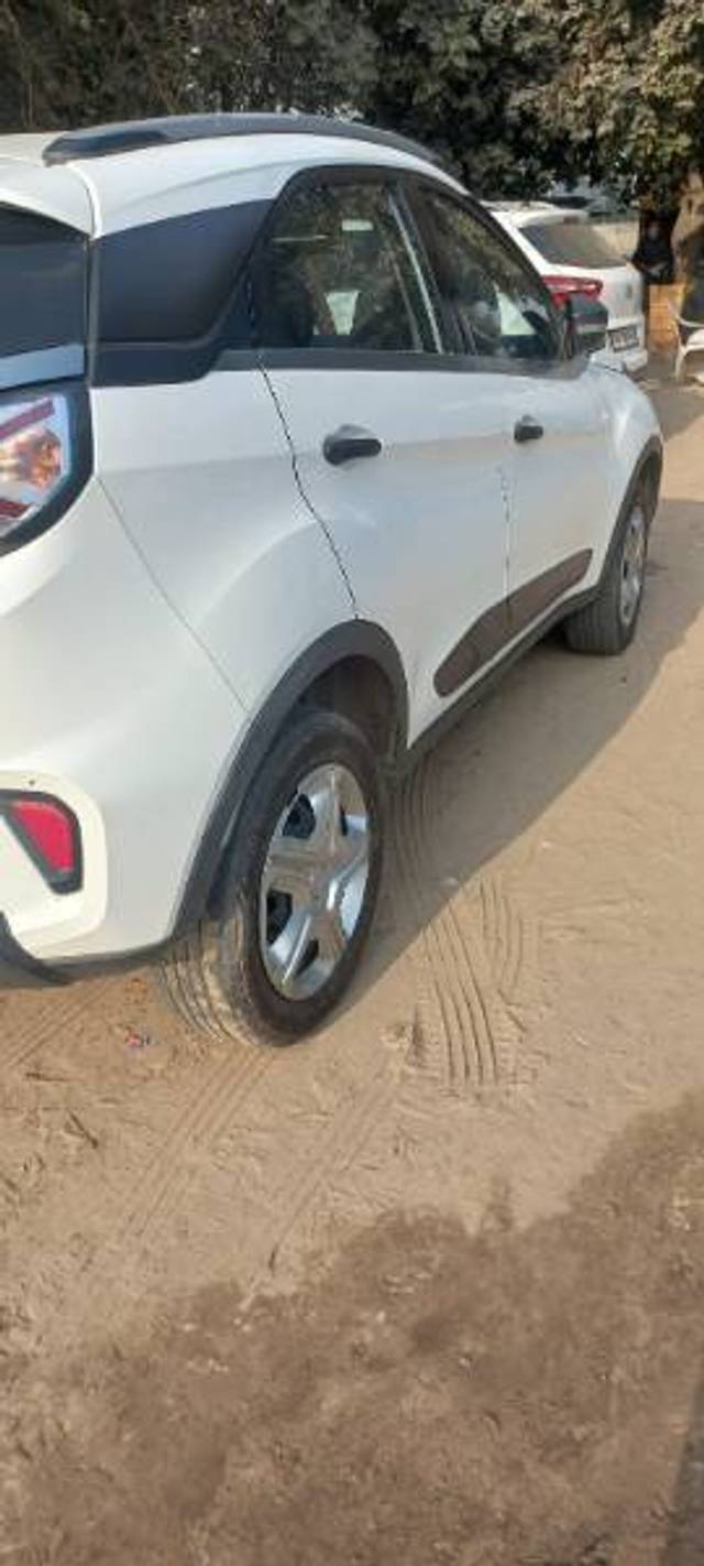 https://images10.gaadi.com/usedgaadi-sellcar/UsedCar/81c0743d-55e8-4350-99be-9c7dce906c2e/a69b0378-4b70-430e-890a-cc19101094df.jpeg?imwidth=6401