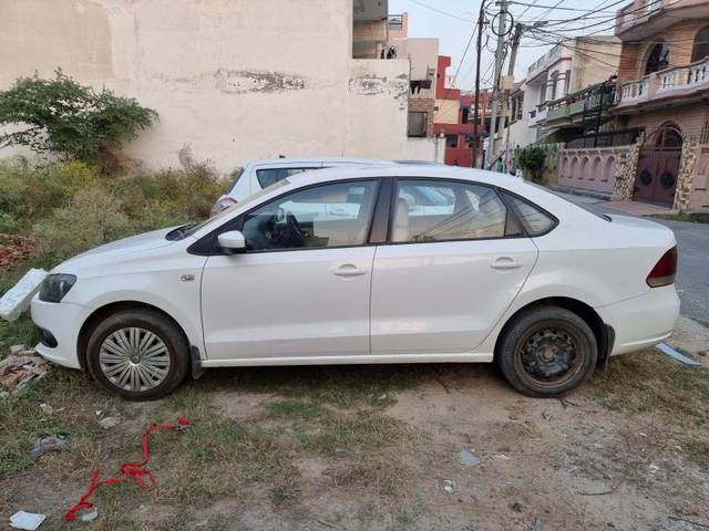 https://images10.gaadi.com/usedgaadi-sellcar/UsedCar/81c18612-af1e-41c3-92b9-324ed40b7266/414802a8-1e87-41ed-84b2-39f49d8398d7.jpg?imwidth=6402