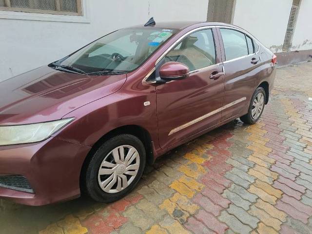 https://images10.gaadi.com/usedgaadi-sellcar/UsedCar/81c67c34-ddbf-44bd-be7c-f157e72e7544/139b7568-91bc-41f4-81a5-11da0c8ea4e9.jpg?imwidth=6400