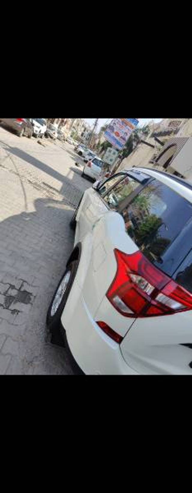 https://images10.gaadi.com/usedgaadi-sellcar/UsedCar/81c80afa-0c02-4d03-b443-9d5c7108937e/d088f55f-48b5-49f0-93b2-bc0f80ffbfce.jpg?imwidth=6402