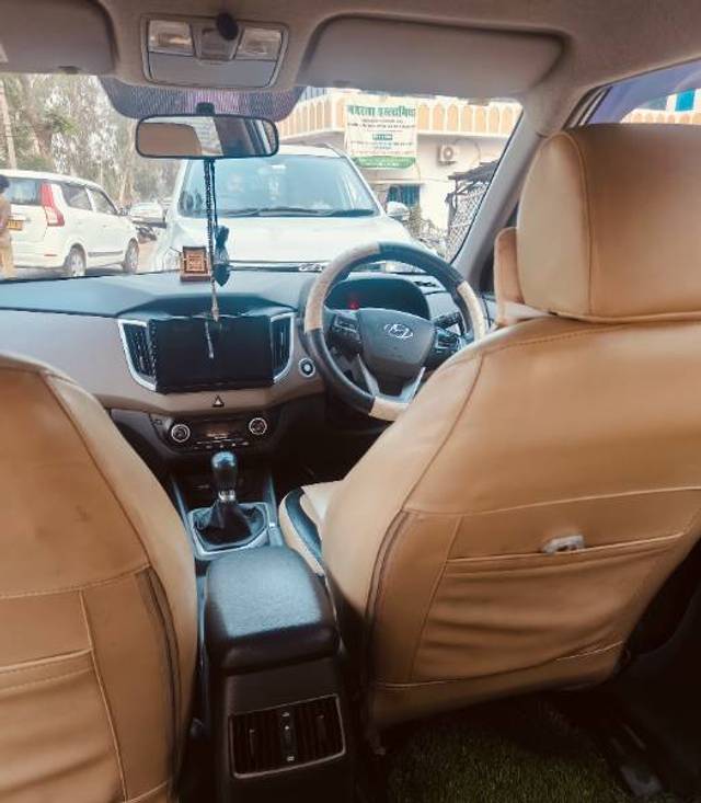 https://images10.gaadi.com/usedgaadi-sellcar/UsedCar/81da2fc2-c0c8-4779-901f-62e4067c43cb/f9b8f4fa-e6a4-40f6-adf4-d154a7d8b046.jpg?imwidth=6402