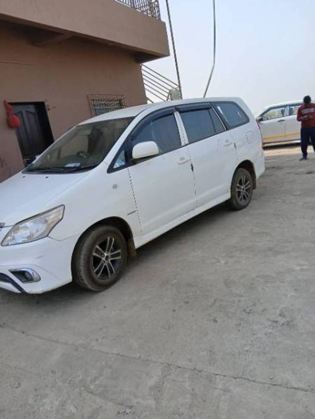 https://images10.gaadi.com/usedgaadi-sellcar/UsedCar/81ee5895-8dac-477f-85e1-daa3bf5e9dd5/39949ec6-72f8-45b1-ab8f-5b753d35d0c6.jpg?imwidth=6402