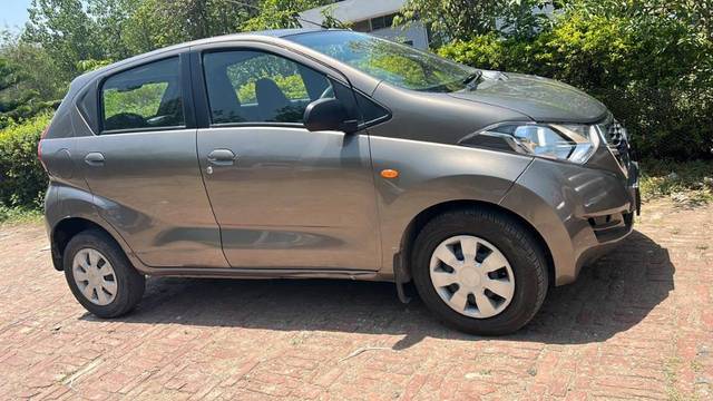 https://images10.gaadi.com/usedgaadi-sellcar/UsedCar/82061d79-d978-467e-9385-75bae1d8f0f3/94f415d7-59e1-4291-8ada-f289dd2cd8e1.jpeg?imwidth=6401