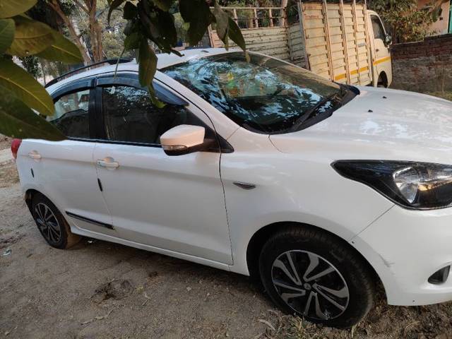 https://images10.gaadi.com/usedgaadi-sellcar/UsedCar/820b96f9-e774-41ae-b138-ddc1cb9d6927/de41fbb2-a77e-4eeb-937c-d2e8dd617417.jpg?imwidth=6401