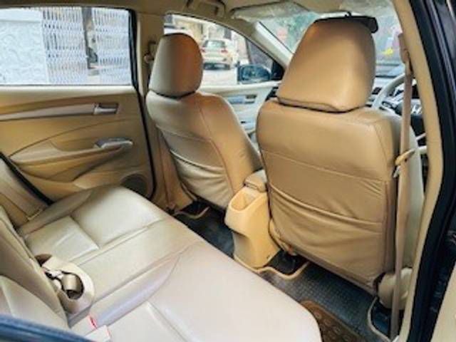https://images10.gaadi.com/usedgaadi-sellcar/UsedCar/8253e9a6-5c13-439f-b1cd-7c894ce9c5b2/a85468b7-023d-4c33-842f-a4a60eb2ee5f.jpg?imwidth=6401
