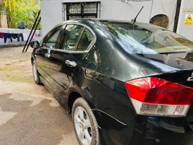 https://images10.gaadi.com/usedgaadi-sellcar/UsedCar/8253e9a6-5c13-439f-b1cd-7c894ce9c5b2/df355d47-38c8-46c6-a9eb-0ba45357f875.jpg?imwidth=6400